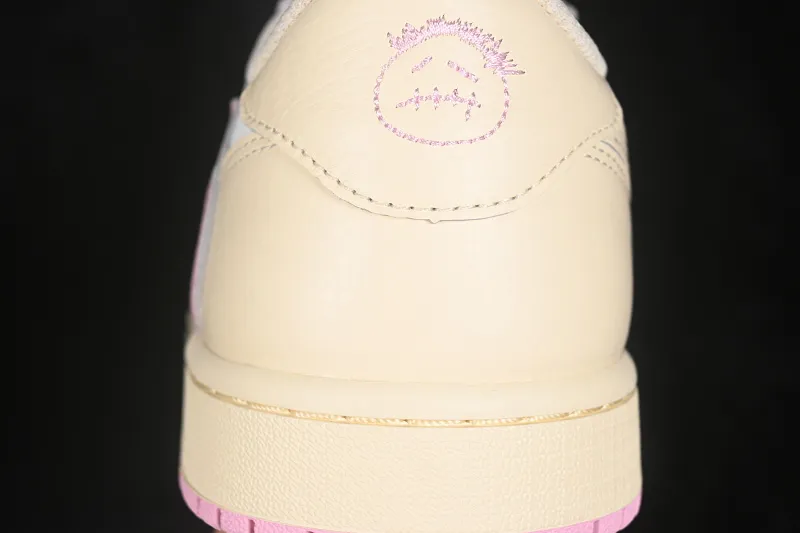 All categories Air Jordan Jordan series basketball shoes Air Jordan 1 Low GX foreign trade version Travis Scott x Air Jordan 1 Low OG AJ1 Joe 1 undercut low top full head layer IQ7604-100